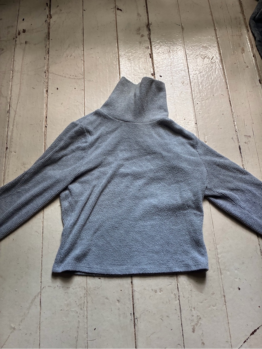 Publik Light Turtleneck Gray Cropped Sweater
